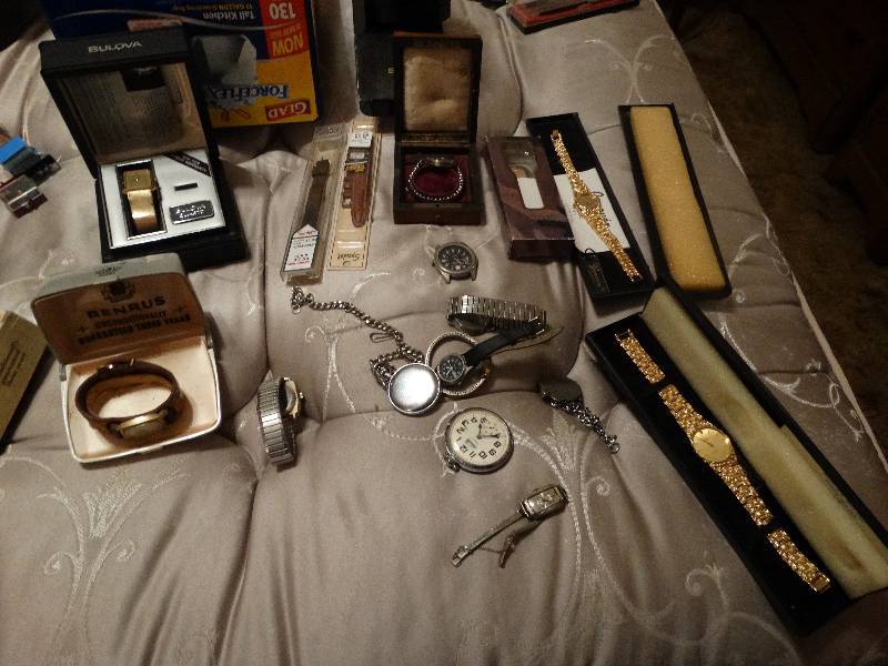 lot 503 image: Large lot of various watches