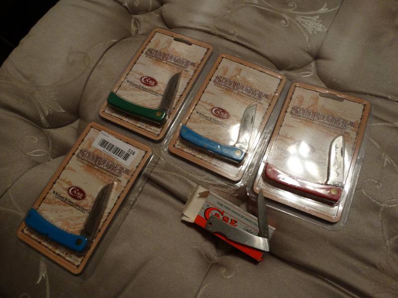 lot 516 image: 5 Case pocket knives in packages