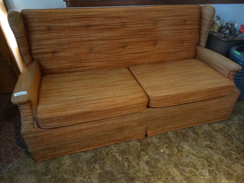 lot 541 image: Vintage sleeper sofa- Good shape