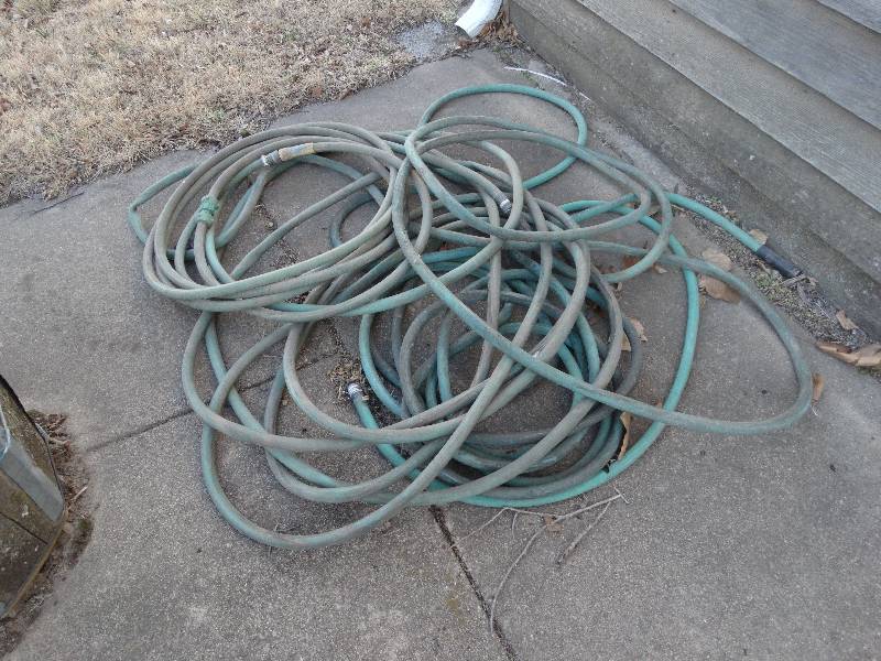 lot 591 image: Lot of garden hoses