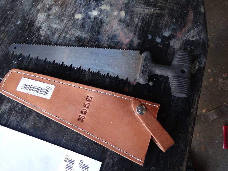 lot 615 image: Buck tree saw w sheath