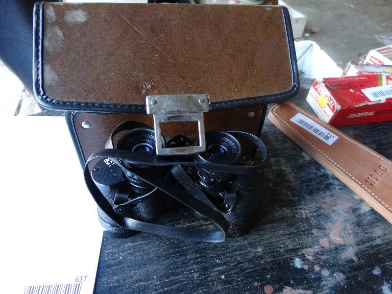 lot 616 image: Bushnell binoculars