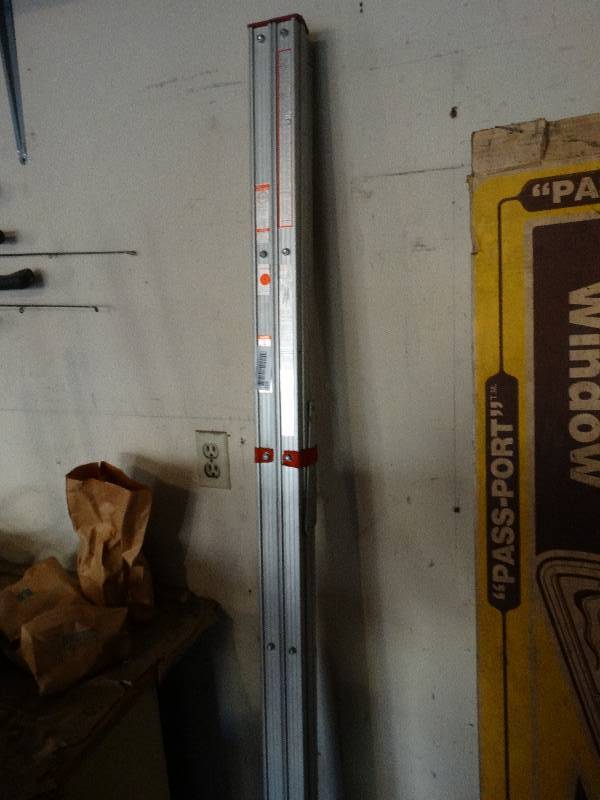 lot 632 image: Stow-away folding 6 ft step ladder