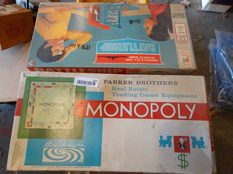 lot 636 image: Vintage Monopoly game & Battle ship game