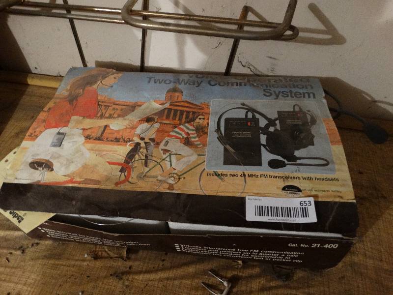lot 653 image: 2 way communication system in box