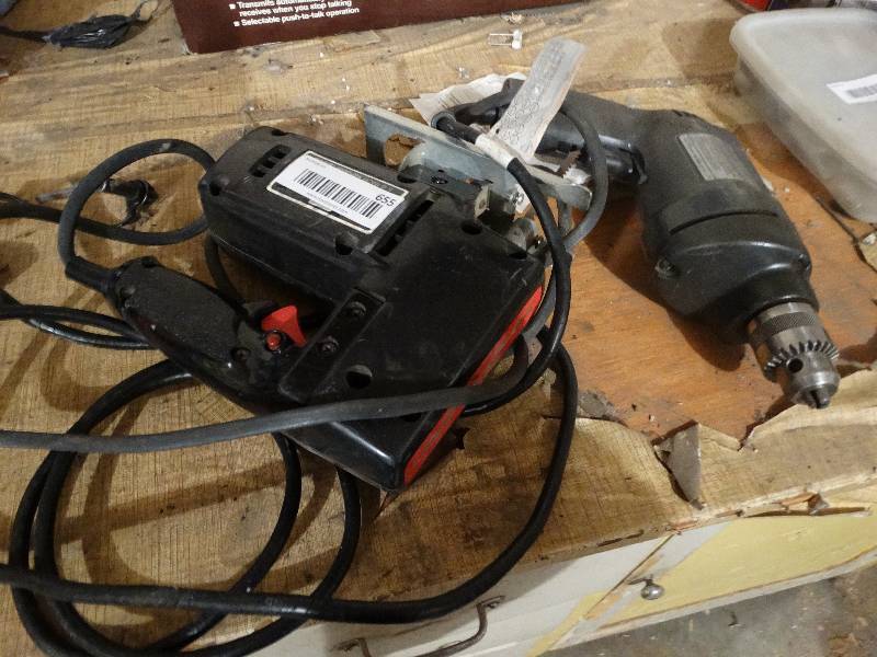 lot 655 image: Skill saw electric drill