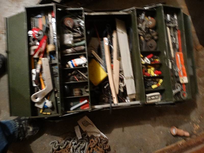 lot 673 image: Tool box full of tools & hardware