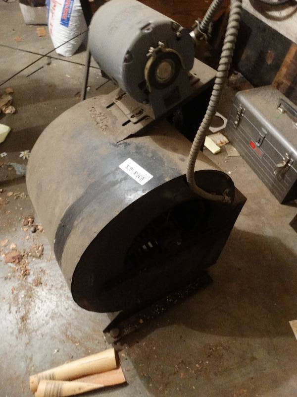 lot 674 image: Exhaust fan