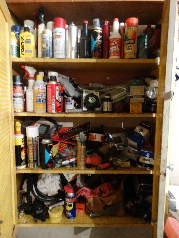 lot 684 image: Contents of cabinet- Cleaners tools misc.