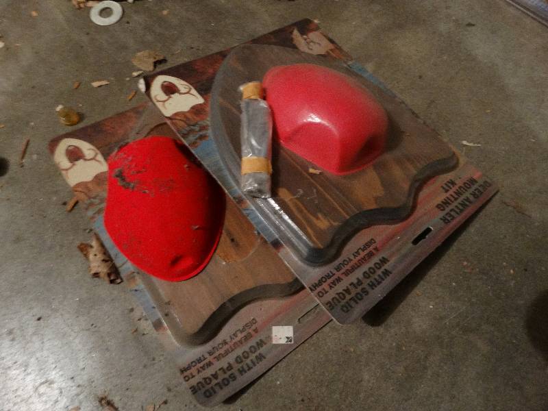 lot 706 image: 2 deer horn mount kits