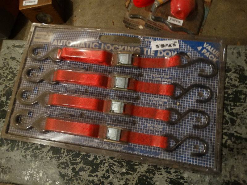 lot 710 image: Package of 4 new tie down straps