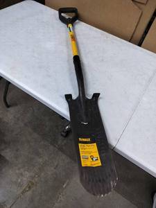 lot 5466 image: 32 in. Fiberglass D-Handle Drain Spade