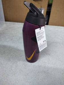 lot 6089 image: Nike. Hyperfuel Squeeze Flip-Top 32Oz