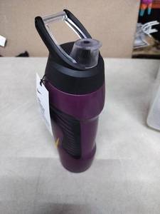 lot 10317 image: Nike Hyperfuel Squeeze Flip Top 32oz