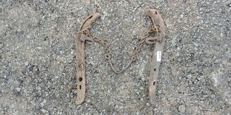 lot 6666 image: Primitive Horse Collar Hames