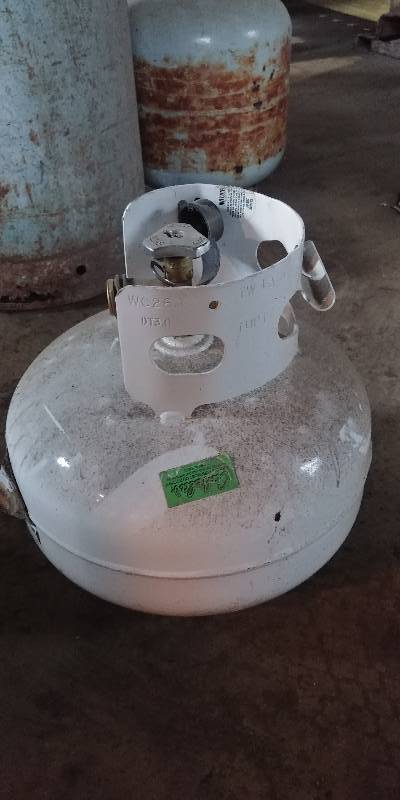 lot 6688 image: Small Propane Tank