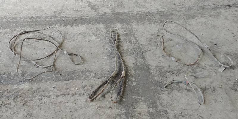 lot 6734 image: Lot of 4 Wire Rope Slings