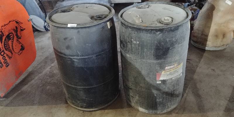 lot 6735 image: Pair of Empty 55 Gal Plastic Drum Barrels