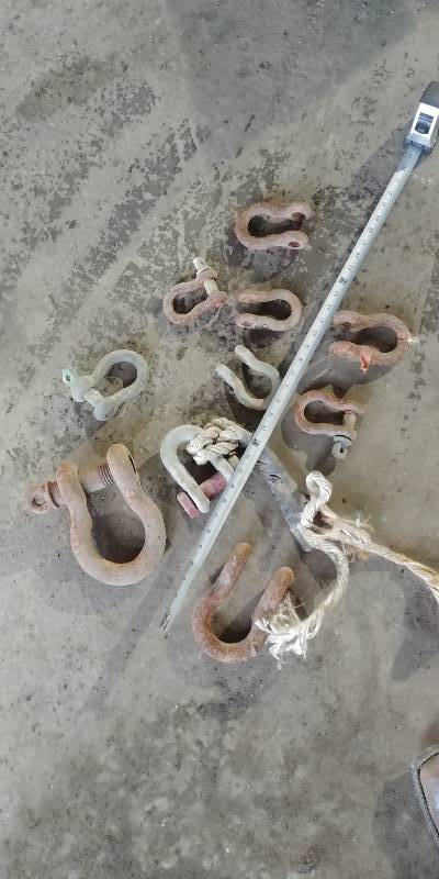 lot 6737 image: Lot of 10 Shackles