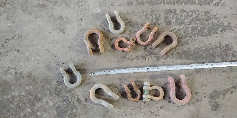 lot 6738 image: Lot of 10 Shackles