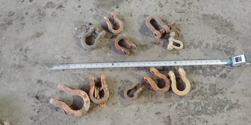 lot 6740 image: Lot of 10 Shackles