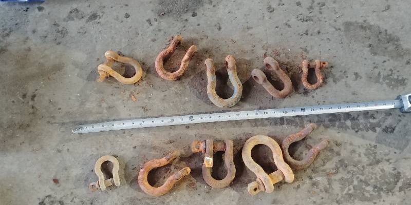 lot 6742 image: Lot of 10 Shackles
