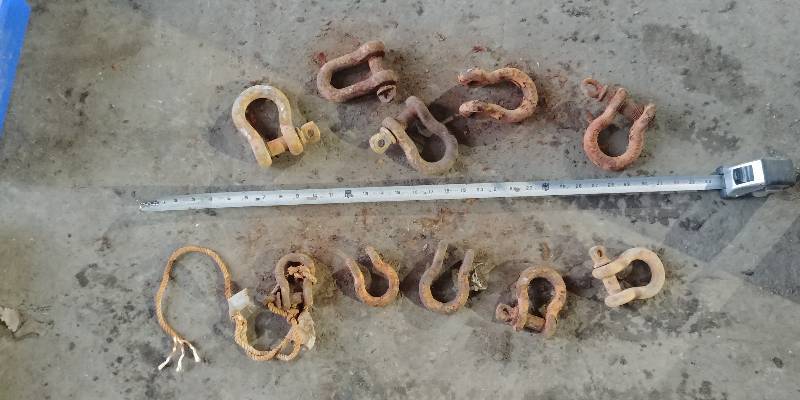 lot 6743 image: Lot of 10 Shackles