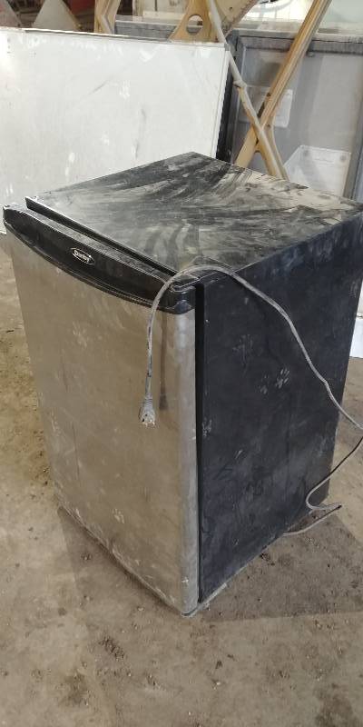 lot 6750 image: Danby Undercounter Refrigerator