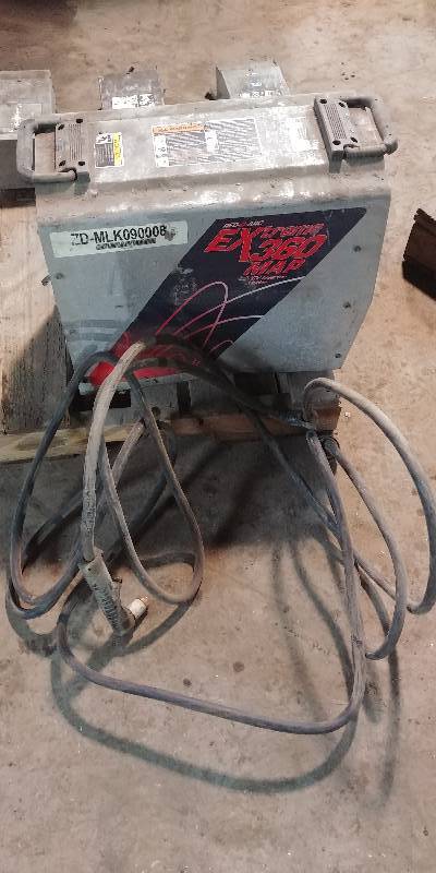 lot 6757 image: Red-D-Arc Extreme 360 Map Welder Condition Unknown