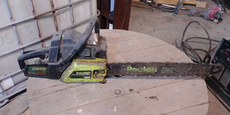 lot 6763 image: Poulan 3300 Chainsaw Needs Serviced