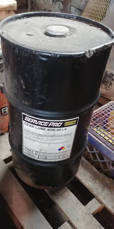 lot 6770 image: 120 LB Barrel of Service Pro Gear Lube 80W-90 LS (Appears to be Full)