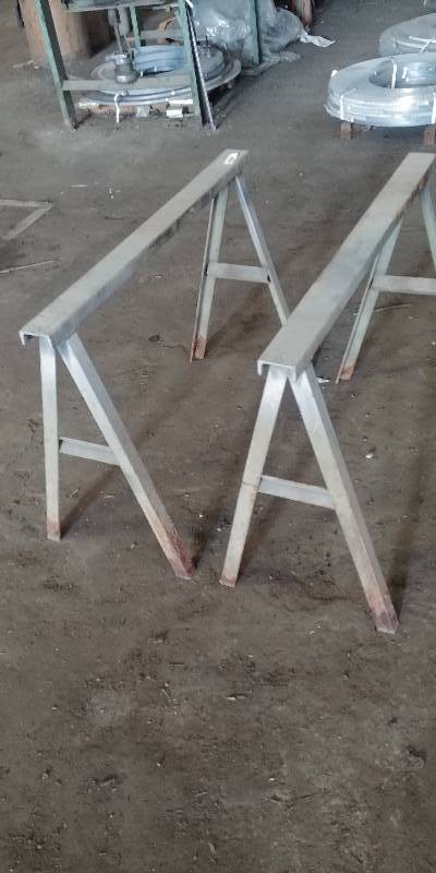 lot 6802 image: Steel Saw Horses