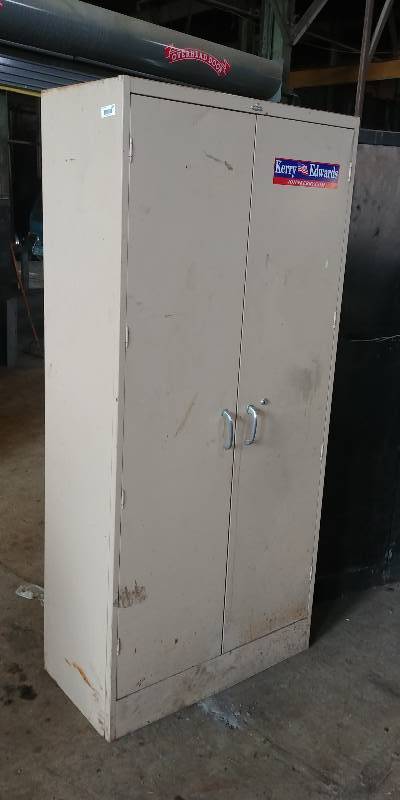 lot 6804 image: Steel Locker Unit