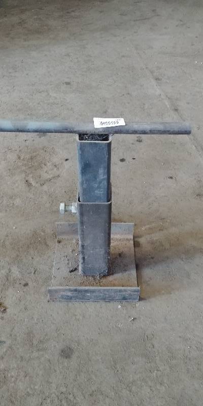 lot 6810 image: Adjustable Height Material Support Bar