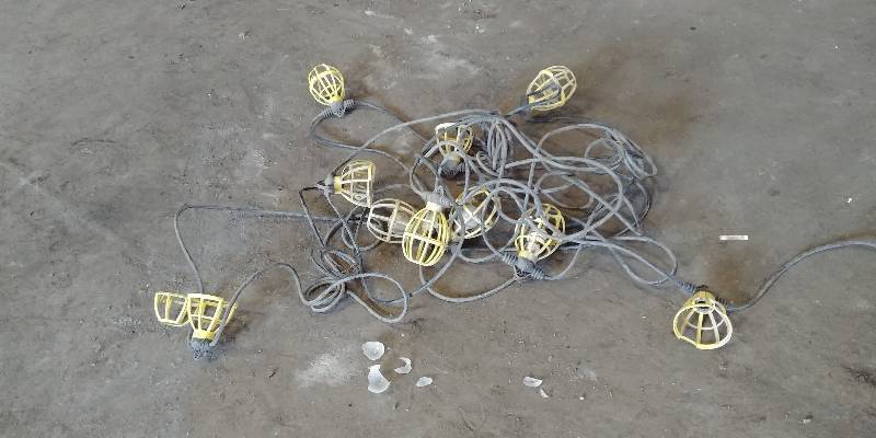 lot 6822 image: Strand of Work Lights