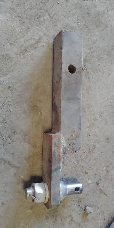 lot 6830 image: Truck Hitch