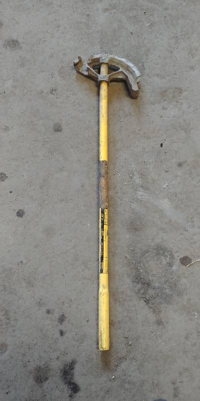 lot 6849 image: Pipe Bender