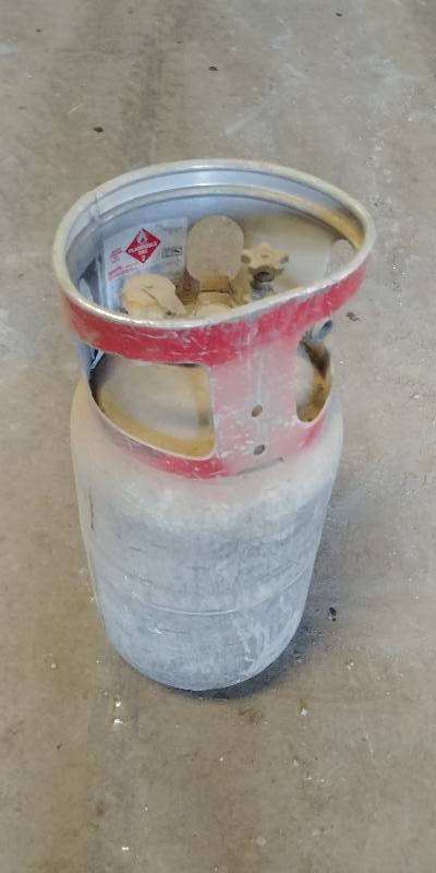 lot 6854 image: Forklift Propane Tank