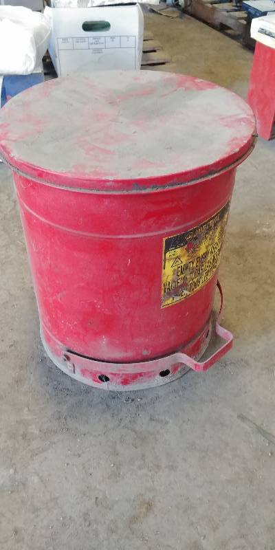 lot 6852 image: JustRite Oily Waste Can 14 Gallon