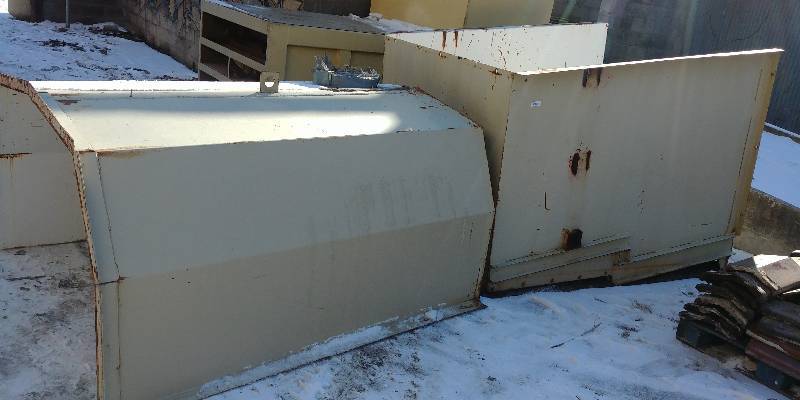 lot 11 image: Dock High 2 Yard Compactor Shroud