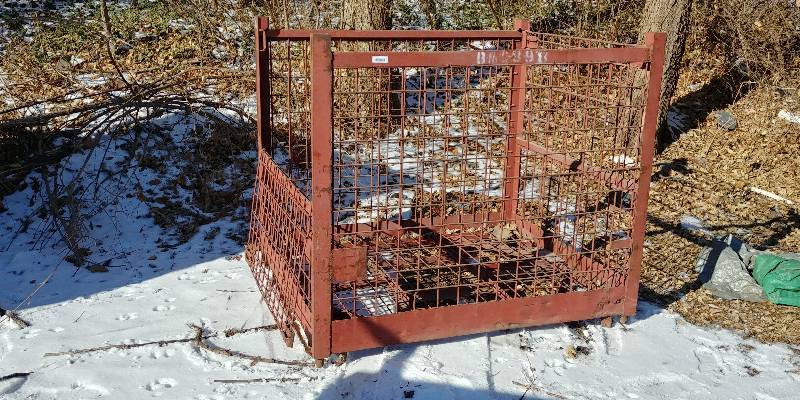 lot 15 image: Heavy Duty Wire Basket