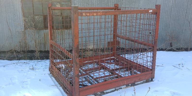 lot 16 image: Heavy Duty Wire Basket