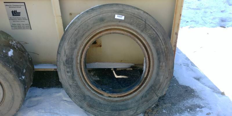 lot 6659 image: 25570R 22.5 Tire and Rim
