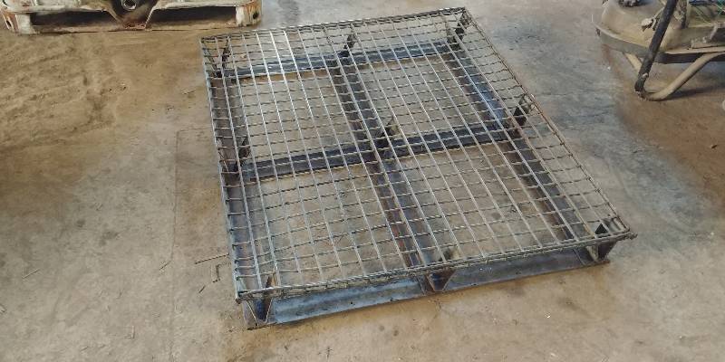 lot 6923 image: Heavy Duty Steel Pallet