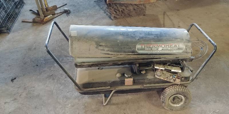 lot 6924 image: Thermoheat Kerosene Heater for Parts or Repair