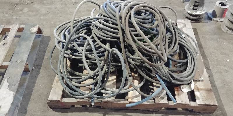 lot 30 image: Pallet of Various Sized Rubber Hoses