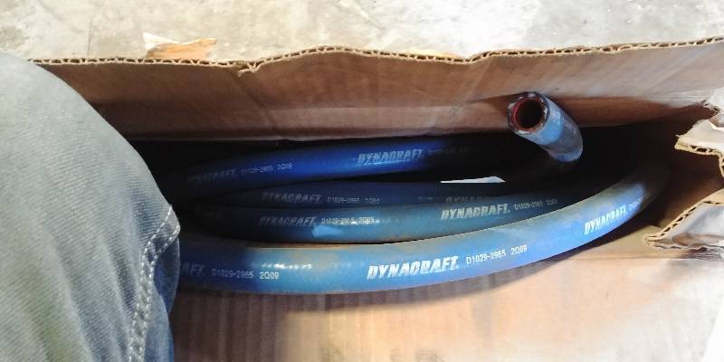 lot 6940 image: Box of Heater Hose 58