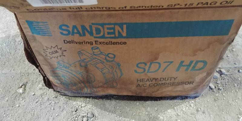 lot 6949 image: Sanden SD7 HD Heavy Duty AC Compressor