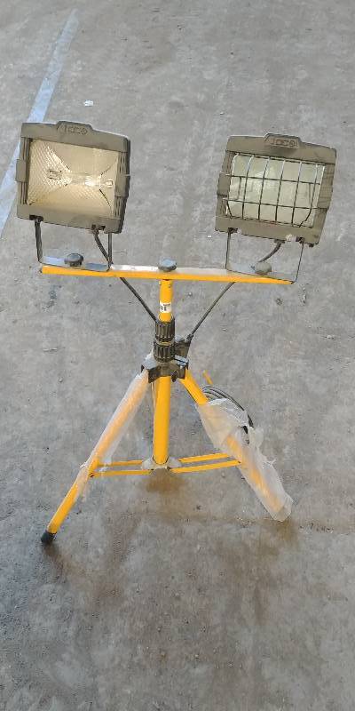 lot 6955 image: Halogen Work Lights