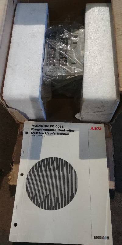 lot 33 image: New AEG Modicon PC 0085 Programmable Controller with Manual